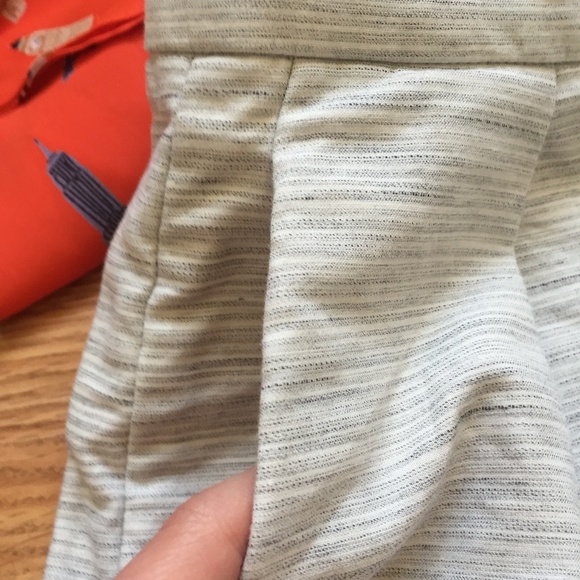 GAP Light Grey Finely Striped A-line Skirt, Size 2 - Picture 4 of 6